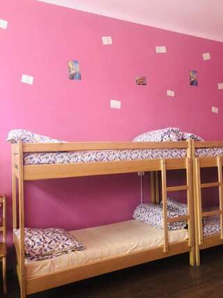 Хостелы Play Hostel Львов Спальное место на двухъярусной кровати в общем номере для мужчин и женщин-7