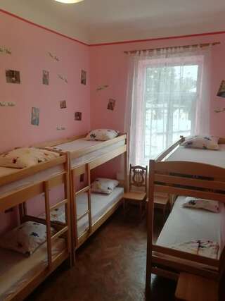 Хостелы Play Hostel Львов Кровать в общем 8-местном номере для мужчин и женщин-4